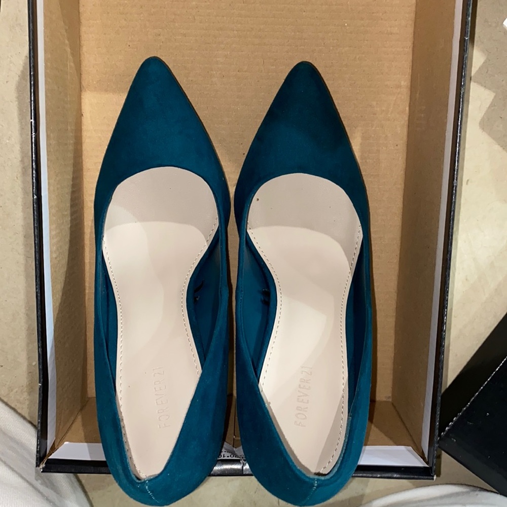 NWT. Forever 21 high heel